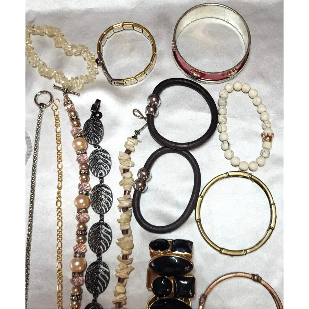 Vtg Y2K 17 Pc Bracelet Lot Mixed Styles Bangle Stretch Beaded Stacking Layered